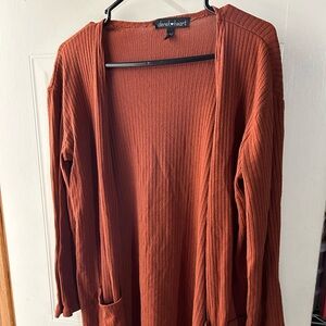 Derek Heart Women's Ribbed Cardigan in Rust